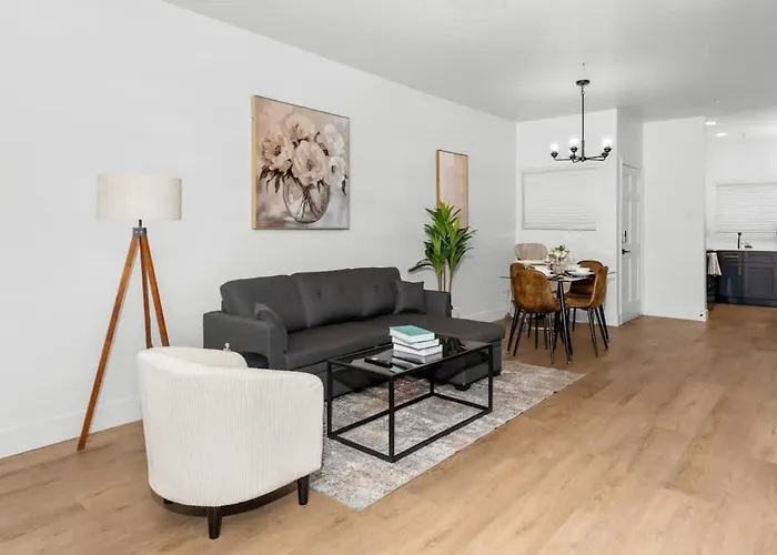 Sleek 2br-pool, Yoga Rm, Gym, Cabanas, Bbq,prkng * Scottsdale