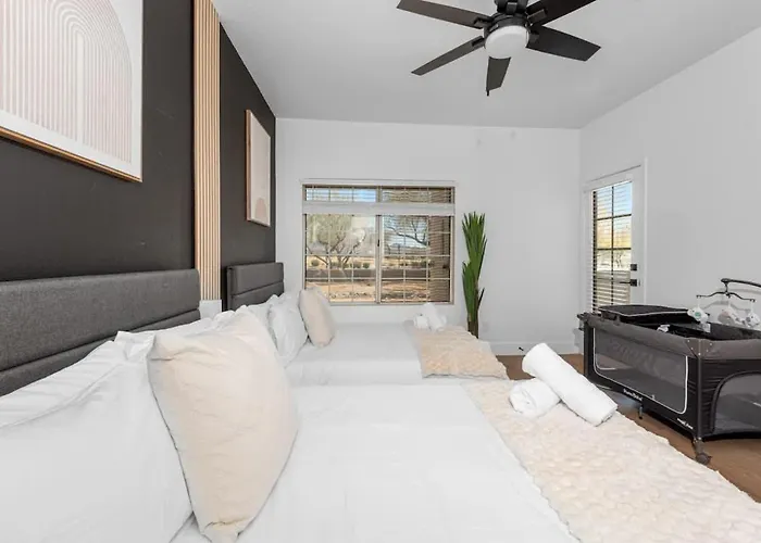 Sleek 2br-pool, Yoga Rm, Gym, Cabanas, Bbq,prkng Apartment Scottsdale