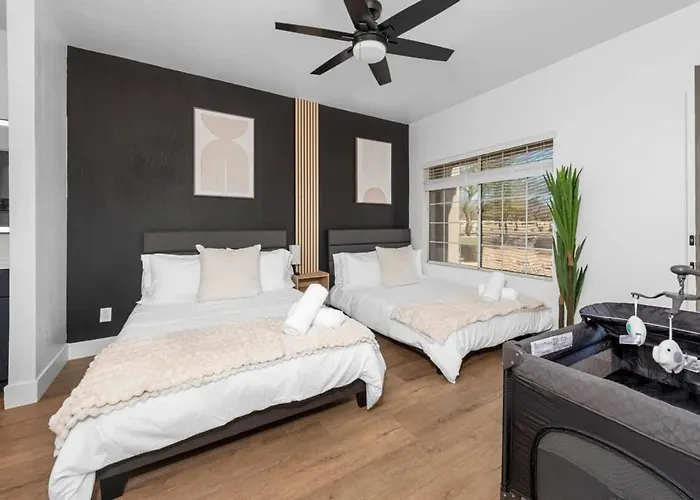 Apartment Sleek 2br-pool, Yoga Rm, Gym, Cabanas, Bbq,prkng Scottsdale