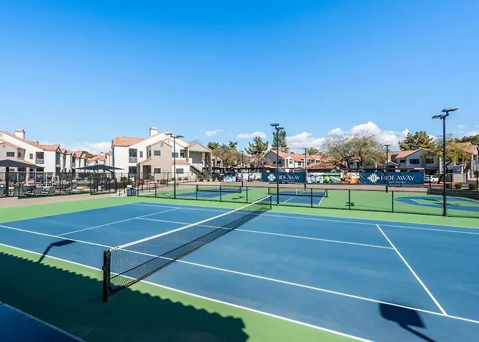Sleek 2br-pool, Yoga Rm, Gym, Cabanas, Bbq,prkng * Scottsdale