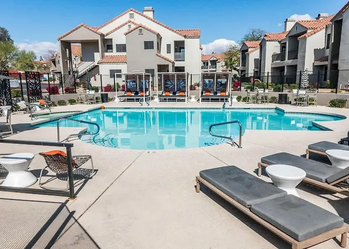 Sleek 2br-pool, Yoga Rm, Gym, Cabanas, Bbq,prkng Scottsdale